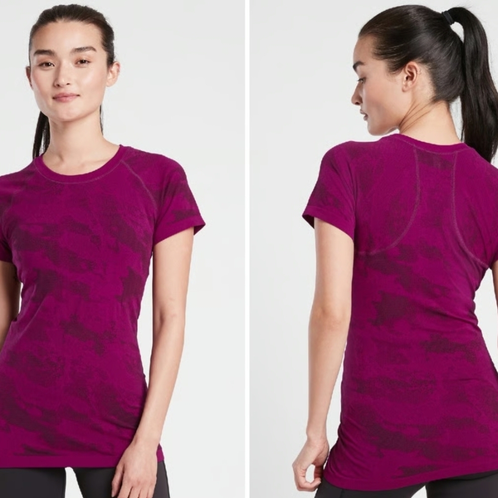 (NWT)Athleta Momentum Camo Tee